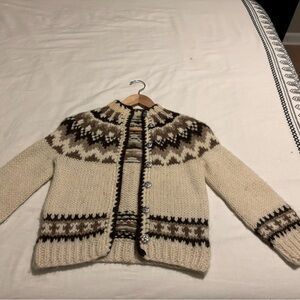 Vintage Icelandic wool sweater in xs